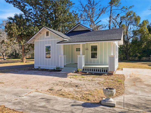 215 SE 1ST AVENUE, WILLISTON, FL 32696