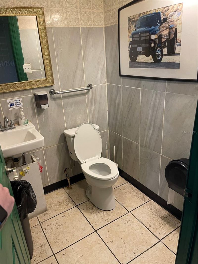 111 W Howard Street, Live Oak, FL 32060 Photo