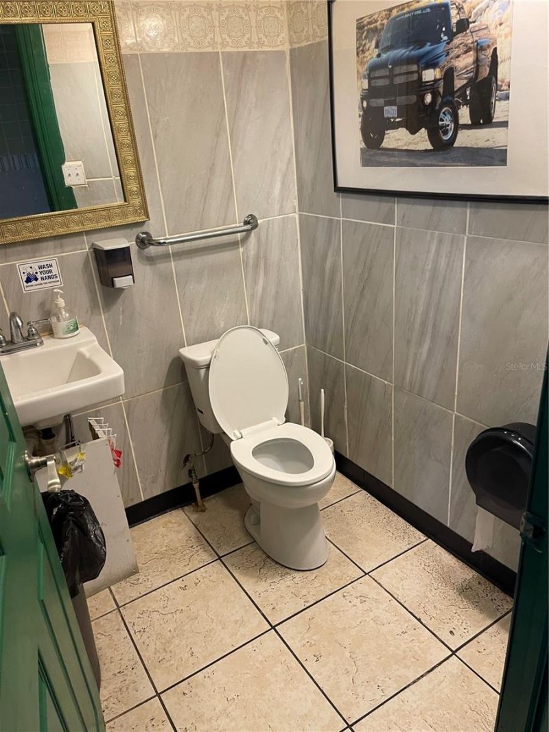 111 W Howard Street, Live Oak, FL 32060 Photo