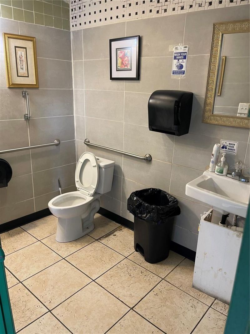 111 W Howard Street, Live Oak, FL 32060 Photo