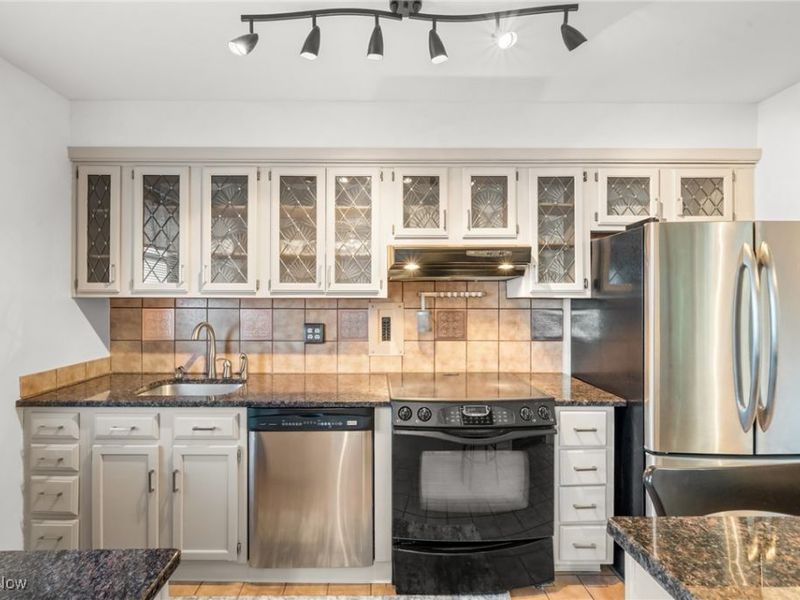 11820 Edgewater Drive, Unit 415, Lakewood, OH 44107 Photo 16