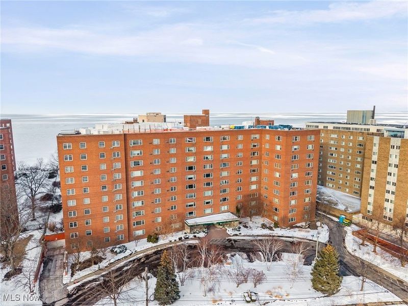 11820 Edgewater Drive, Unit 415, Lakewood, OH 44107 Photo 2