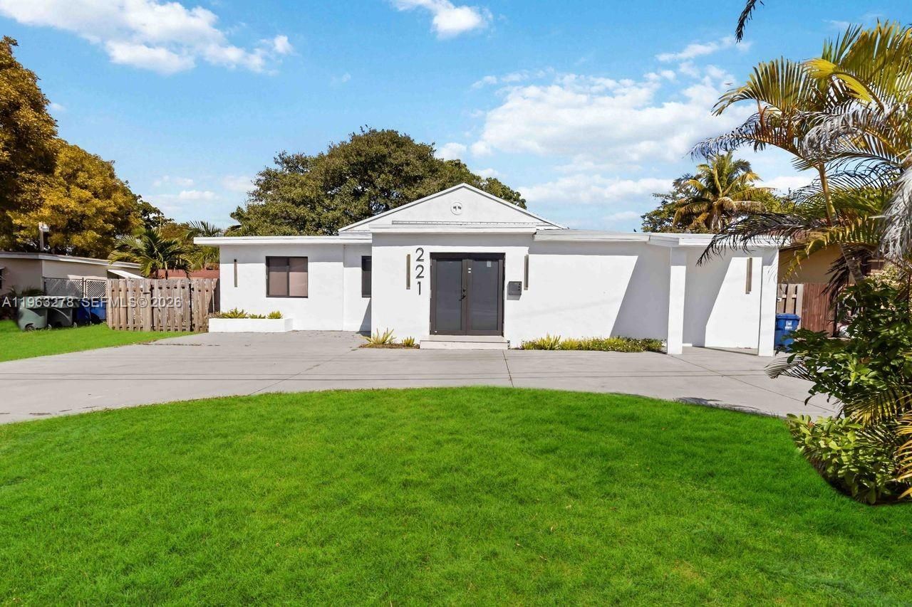 221 NE 4th St, Hallandale Beach, FL 33009 Photo