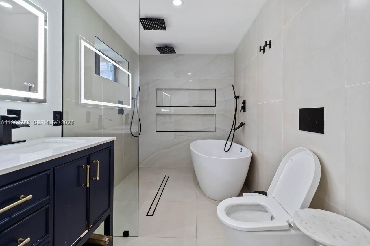 221 NE 4th St, Hallandale Beach, FL 33009 Photo