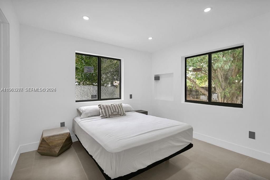 221 NE 4th St, Hallandale Beach, FL 33009 Photo