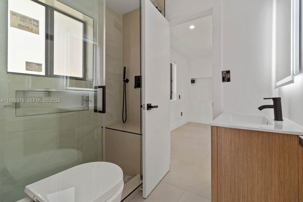 221 NE 4th St, Hallandale Beach, FL 33009 Photo