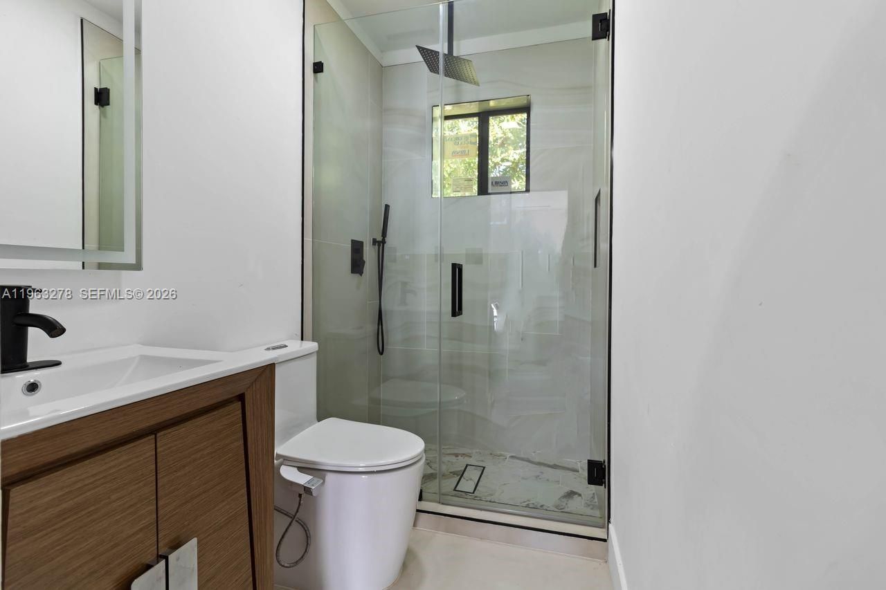 221 NE 4th St, Hallandale Beach, FL 33009 Photo