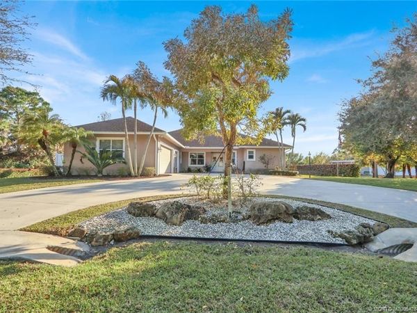 757 SE Ashley Oaks Way SE, Stuart, FL 34997