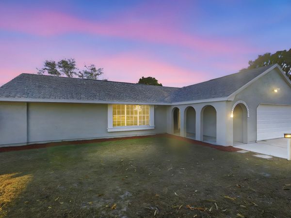 1522 SE Hearne Court, Port St. Lucie, FL 34952