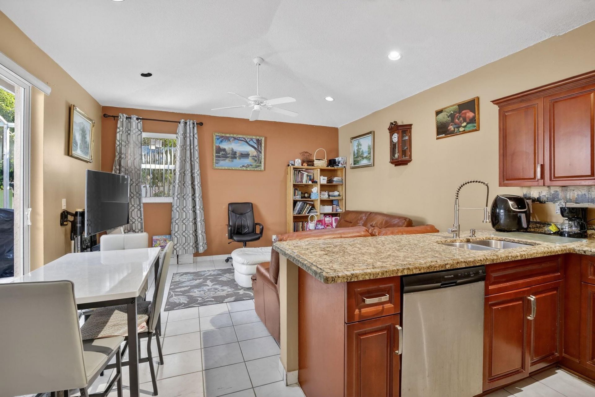 226 NW 75th Way, Plantation, FL 33317 Photo