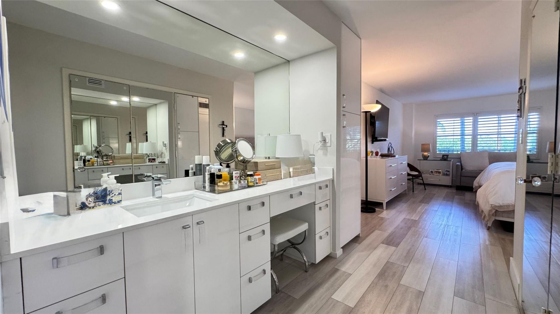 5100 N Ocean Boulevard, Unit 313, Lauderdale by the Sea, FL 33308 Photo