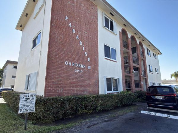 2210 Taylor Street, Unit 207, Hollywood, FL 33020