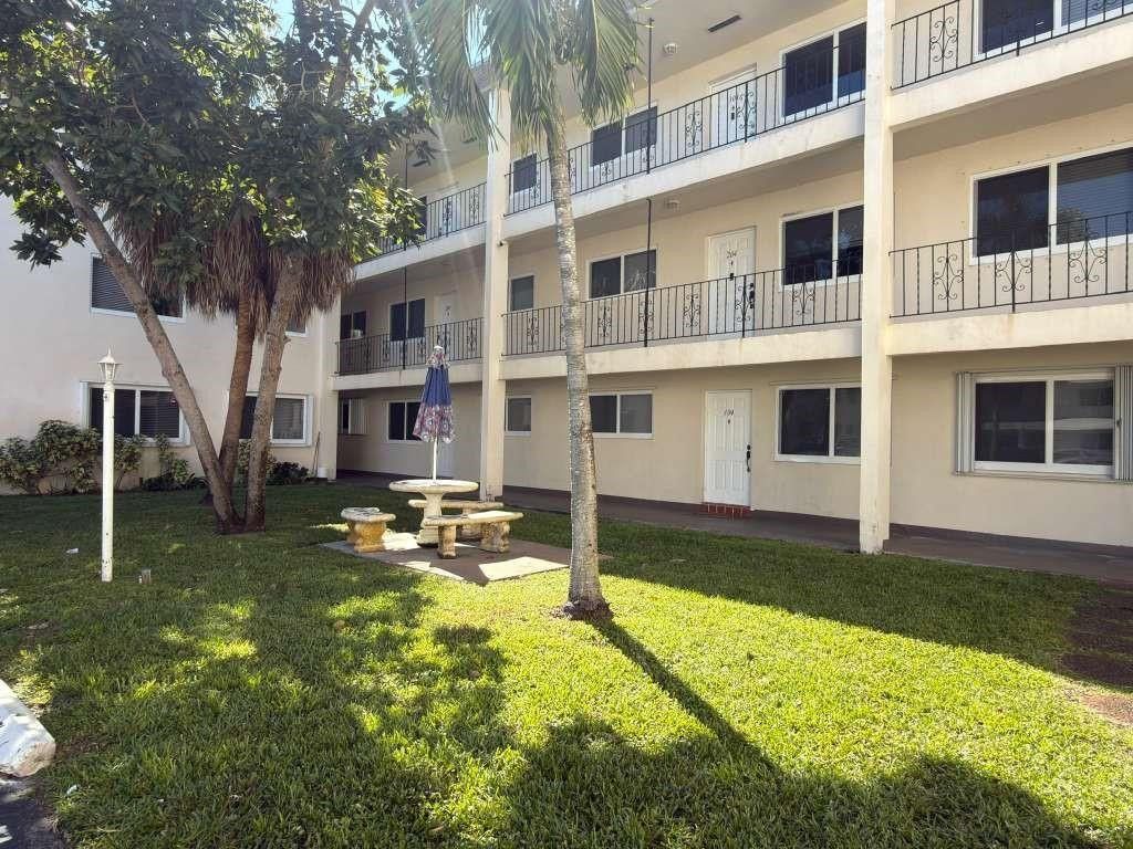 2210 Taylor Street, Unit 207, Hollywood, FL 33020 Photo