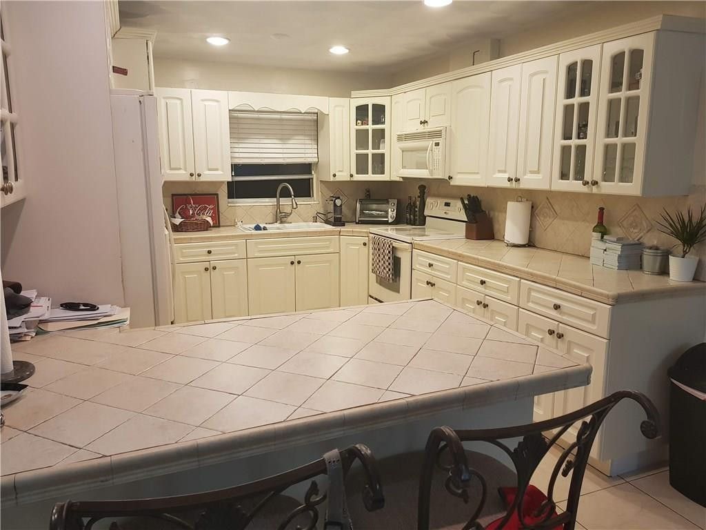 2210 Taylor Street, Unit 207, Hollywood, FL 33020 Photo