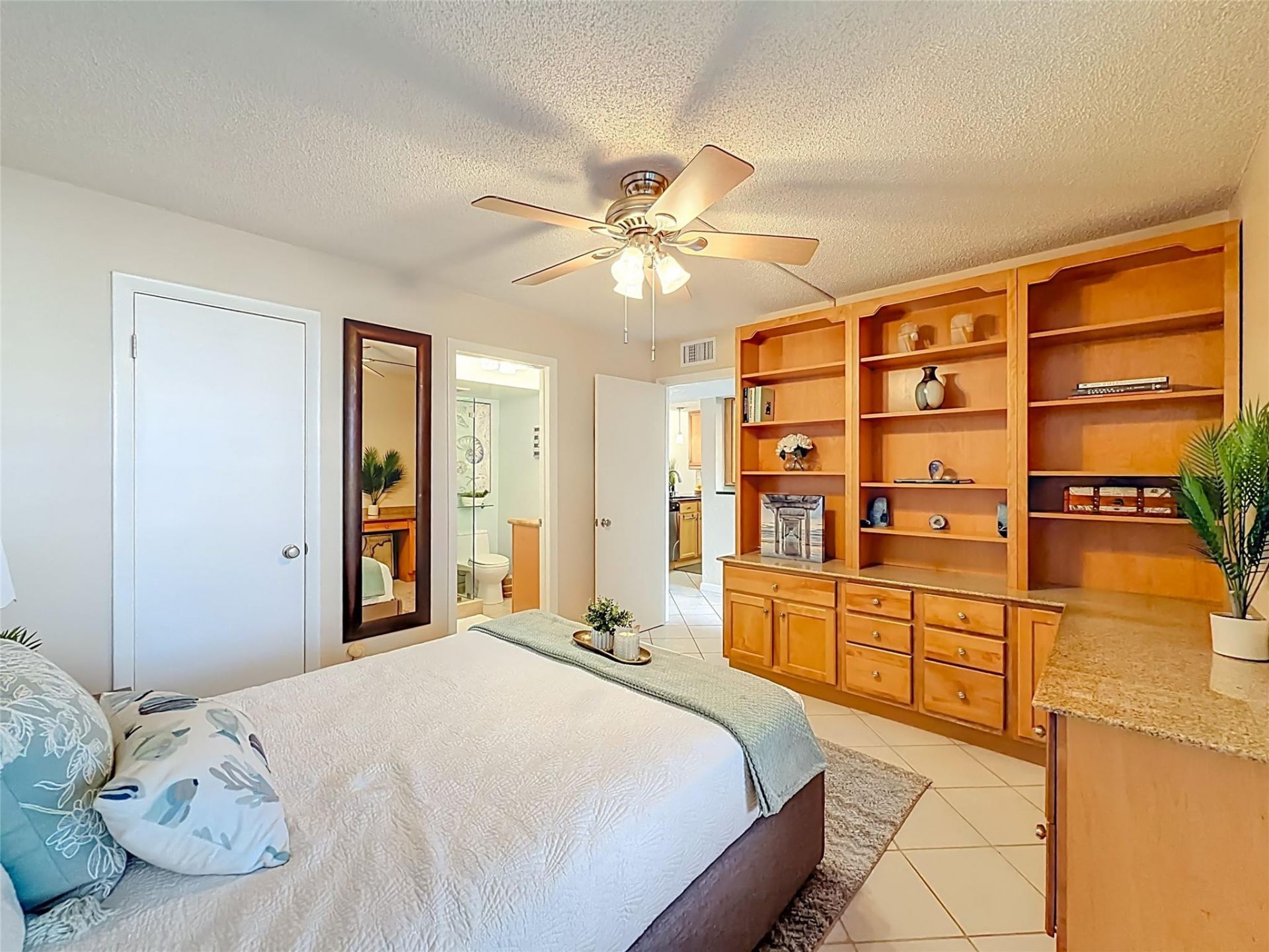 13 Royal Palm Way, Unit 101, Boca Raton, FL 33432 Photo