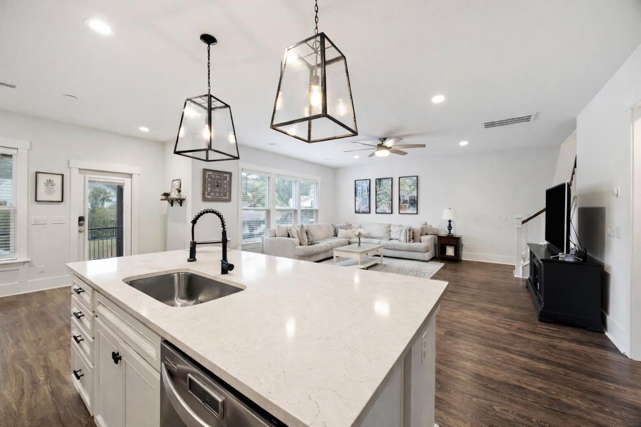 2025 Utsey Street Photo 9