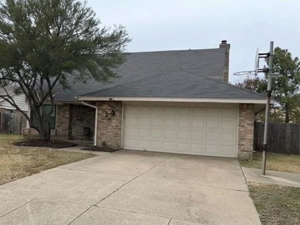 2462 Claremont Drive, Grand Prairie, TX 75052