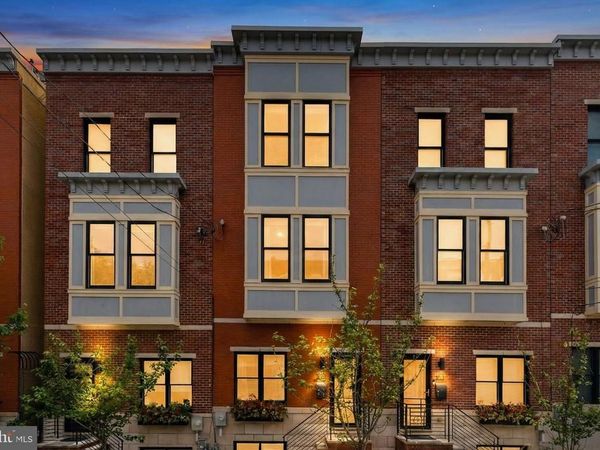 805 N LECOUNT STREET, PHILADELPHIA, PA 19130