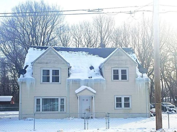 1636 E Britain Avenue, Benton Harbor, MI 49022