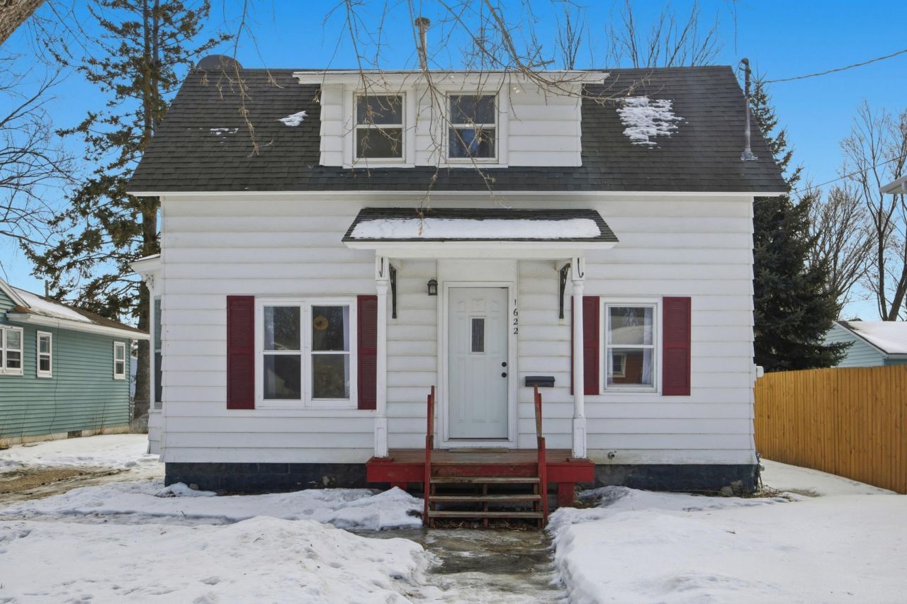 1622 7th Avenue S, Fargo, ND 58103 Main Photo