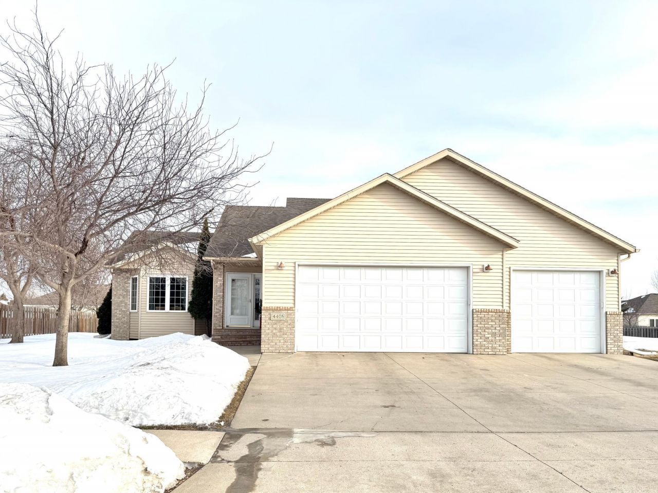 4408 3rd Street S, Moorhead, MN 56560 Main Photo
