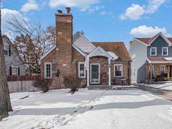 474 S York Street, Elmhurst, IL 60126