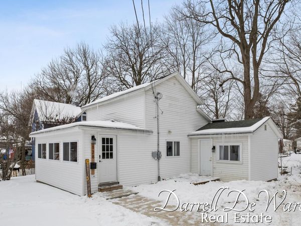 128 E Grand Street, Hastings, MI 49058