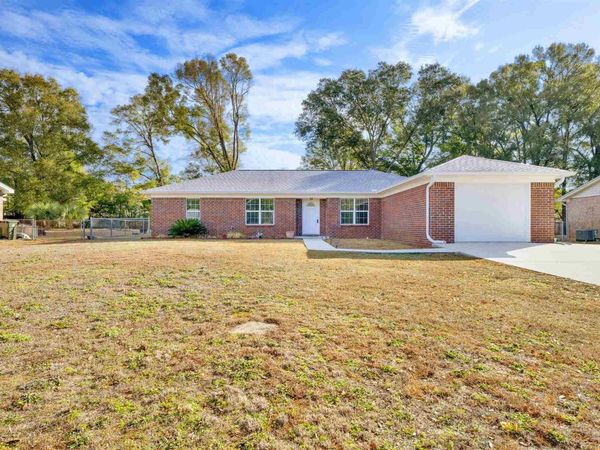 2794 King St, Pensacola, FL 32526