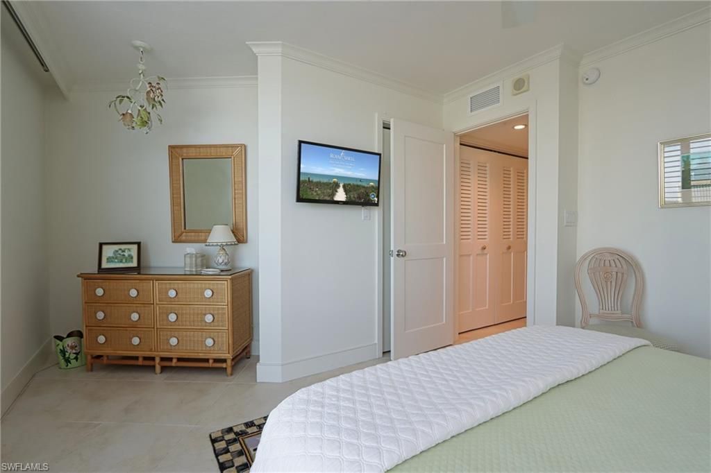 4651 Gulf Shore Blvd N, Unit 504, Naples, FL 34103 Photo