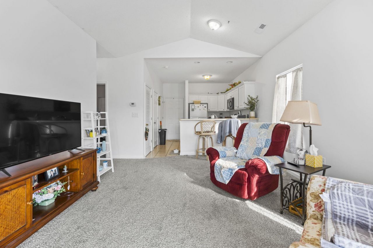 248 Sun Colony Blvd.  Photo 7