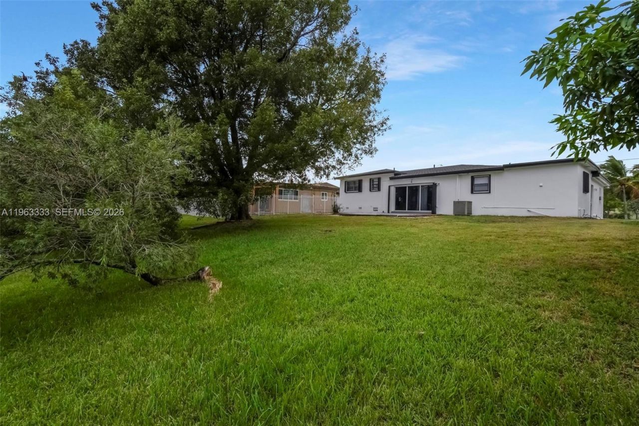 14431 NW 13th Rd , Miami, FL 33167 Photo