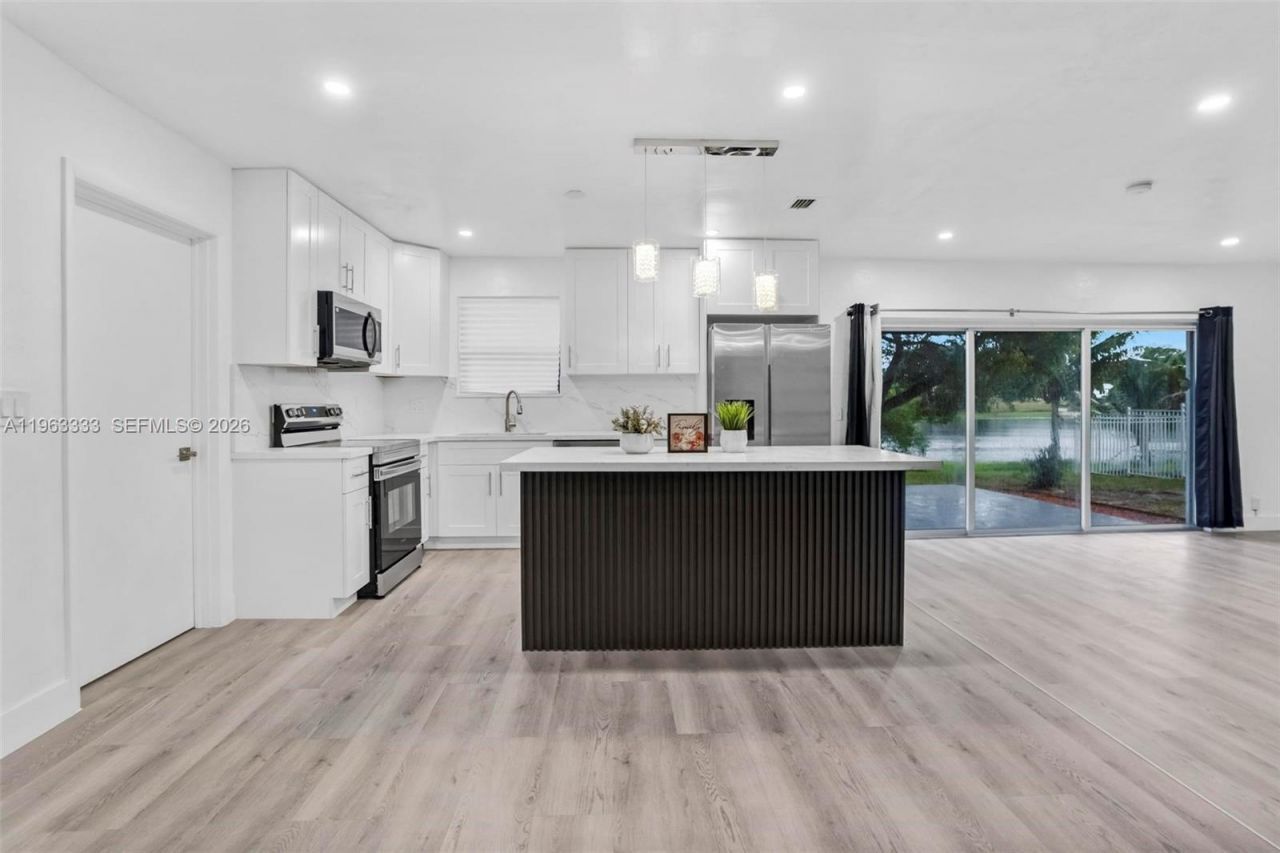 14431 NW 13th Rd , Miami, FL 33167 Photo