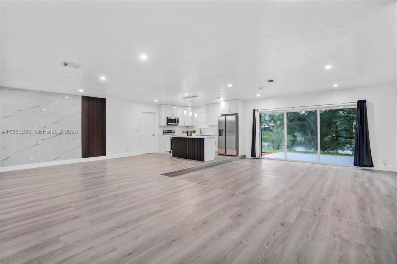 14431 NW 13th Rd , Miami, FL 33167 Photo