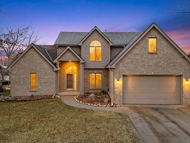 1226 Cork Drive, Papillion, NE 68046