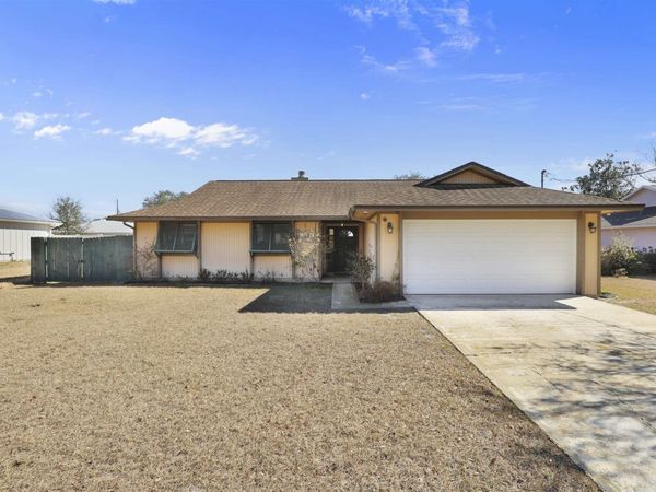 111 Lobelia Rd, St Augustine, FL 32086