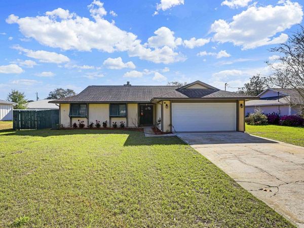 111 Lobelia Rd, St Augustine, FL 32086