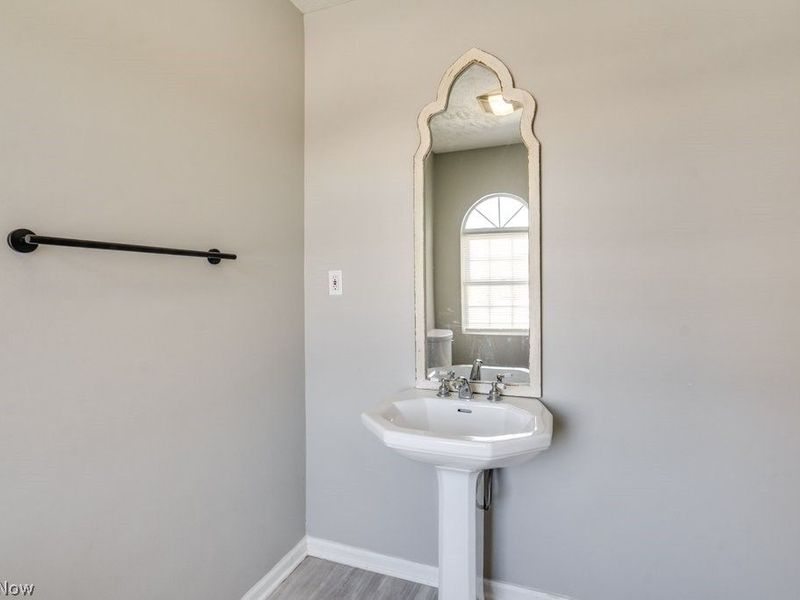 1229 Summit Drive, Mayfield Heights, OH 44124 Photo 5