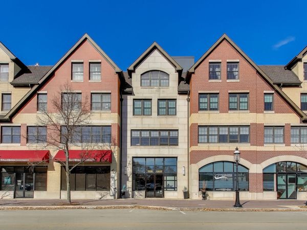 10 E Burlington Street, Unit 2C, Riverside, IL 60546