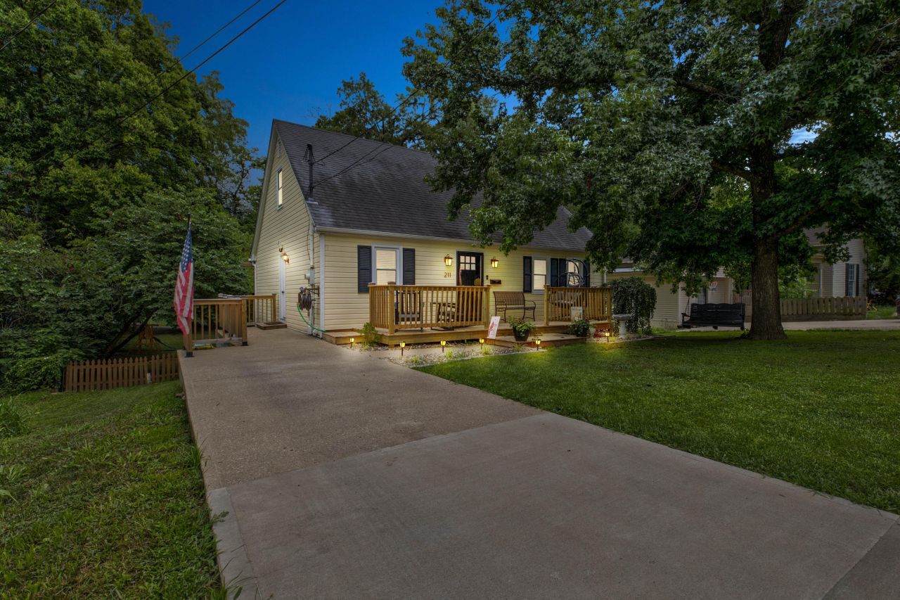 211 Antwerp Avenue, Mount Sterling, KY 40353 Main Photo