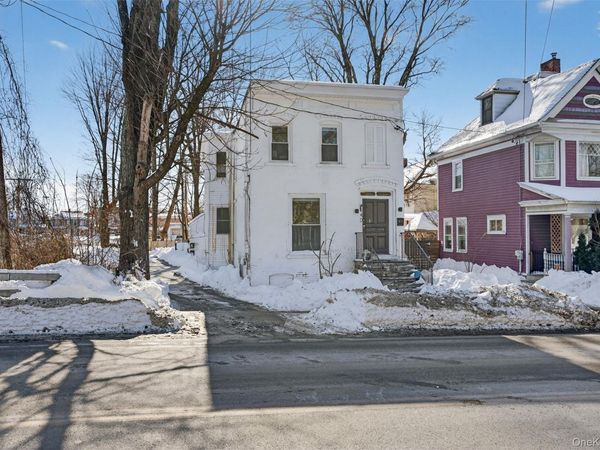 140 Albany Avenue , Kingston, NY 12401