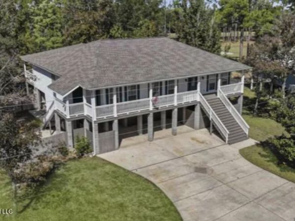 133 Poinsetta Loop, Pass Christian, MS 39571