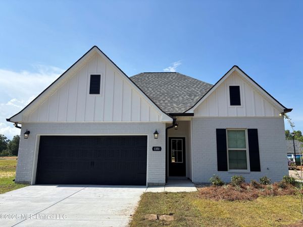 1351 Redfish Drive, Gulfport, MS 39507