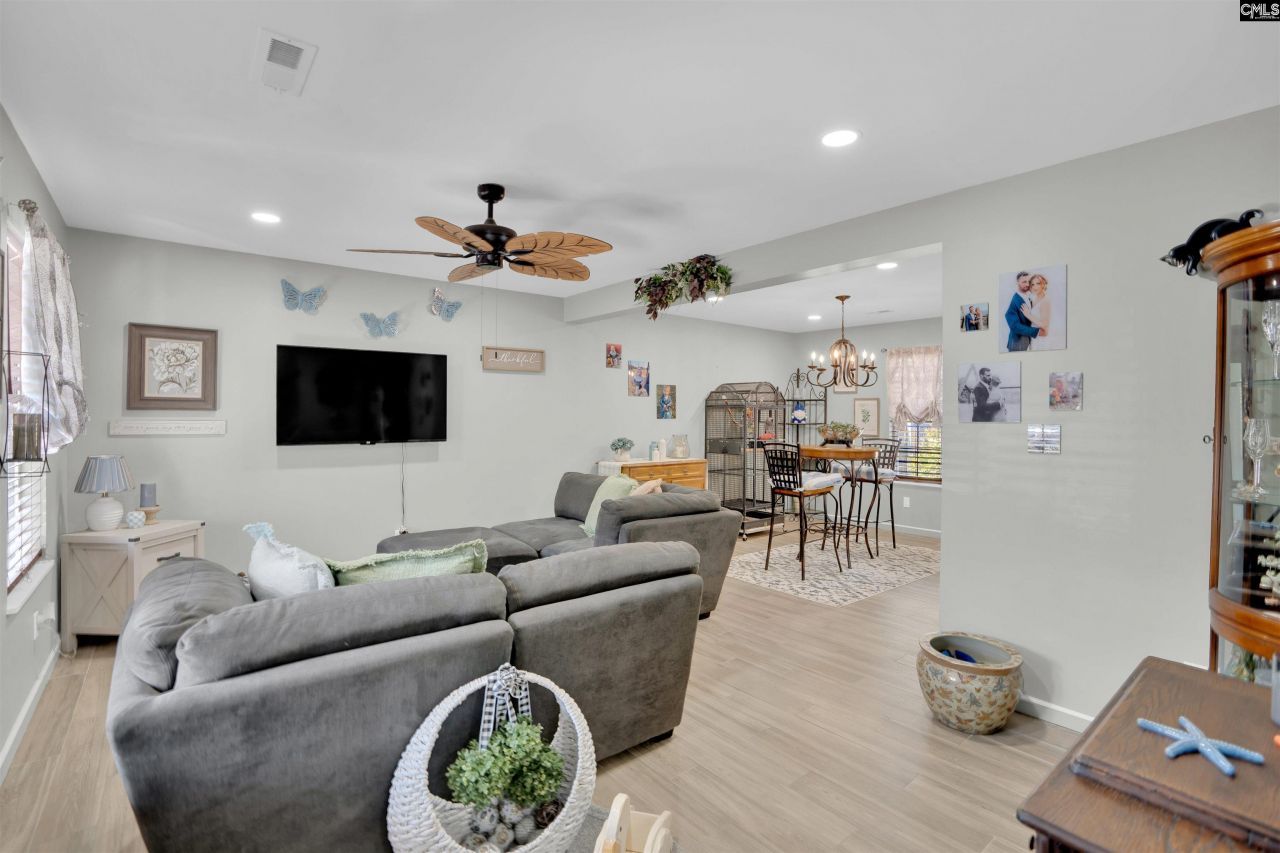 109 Stockland Road Photo 6