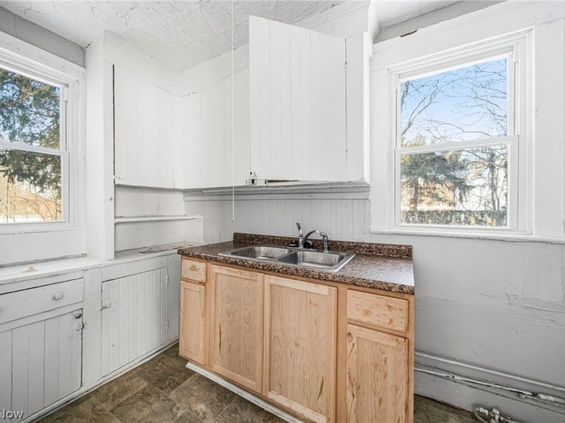 680 E 115th Street, Cleveland, OH 44108 Photo 11