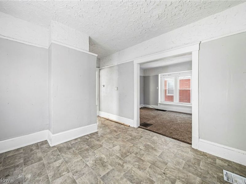 680 E 115th Street, Cleveland, OH 44108 Photo 13