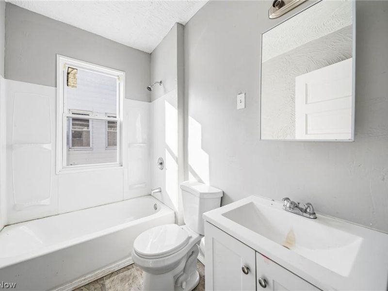 680 E 115th Street, Cleveland, OH 44108 Photo 26