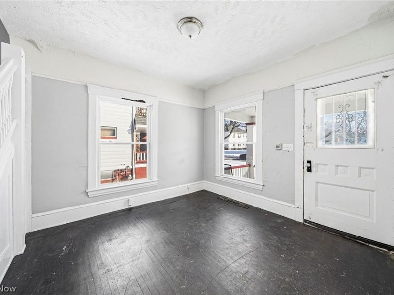 680 E 115th Street, Cleveland, OH 44108 Photo 8