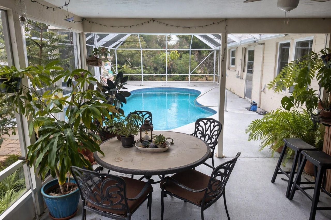 321 Roslyn Avenue, New Smyrna Beach, FL 32168 Photo