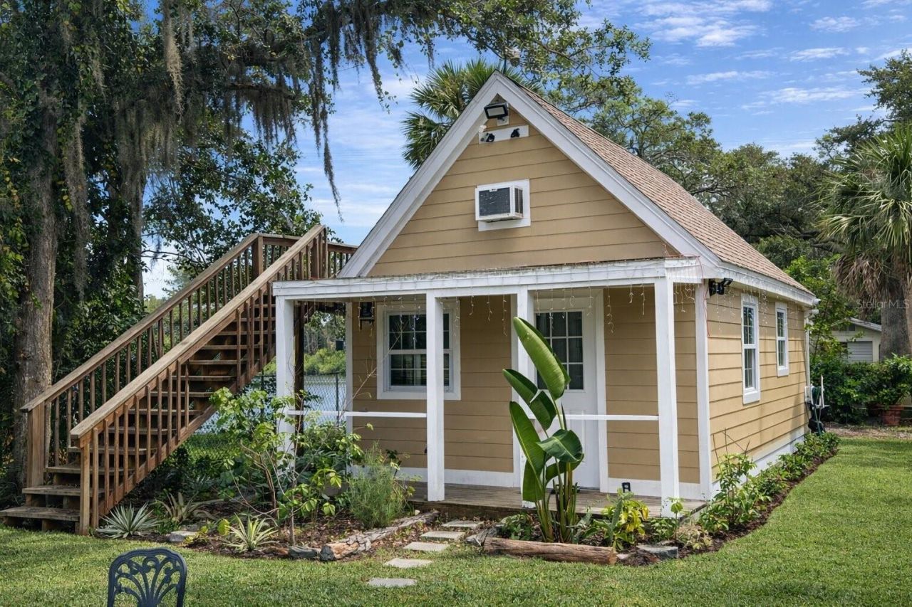 321 Roslyn Avenue, New Smyrna Beach, FL 32168 Photo