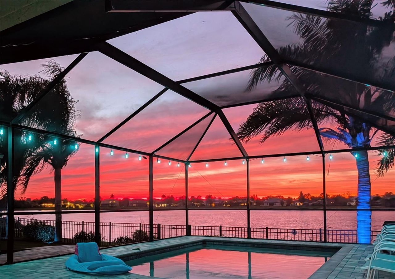 5431 SANDY SHELL DRIVE Apollo Beach, FL 33572